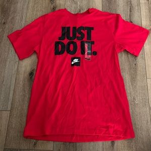 Brand New Nike Tee, Never Worn, Size Men’s Medium